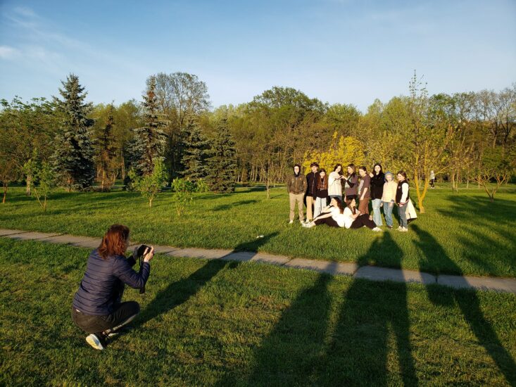 Activité « séance photo » pour les ados ukrainiens de Chișinău: projet « loisirs pour tous » !